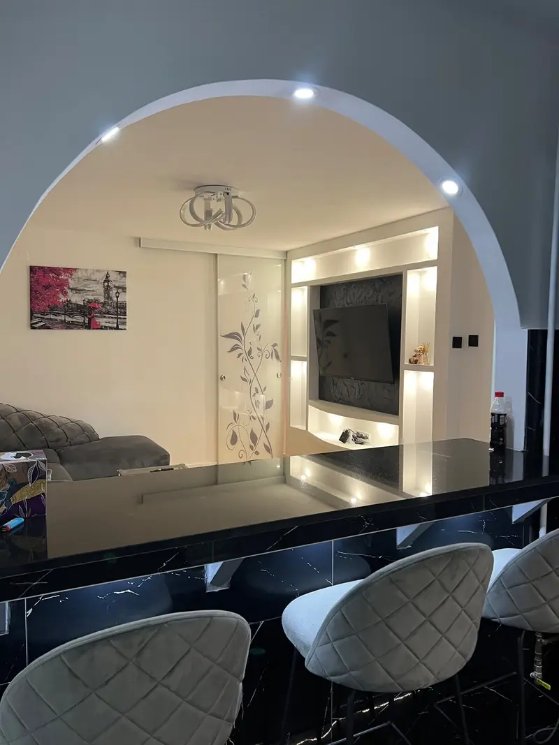 Luxury fresh renovated apartment