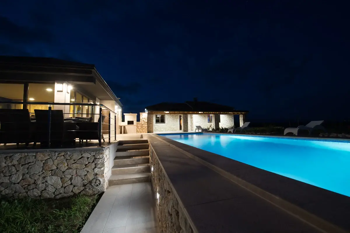 Villa Ljuba - Three Bedroom House & Swimming Pool