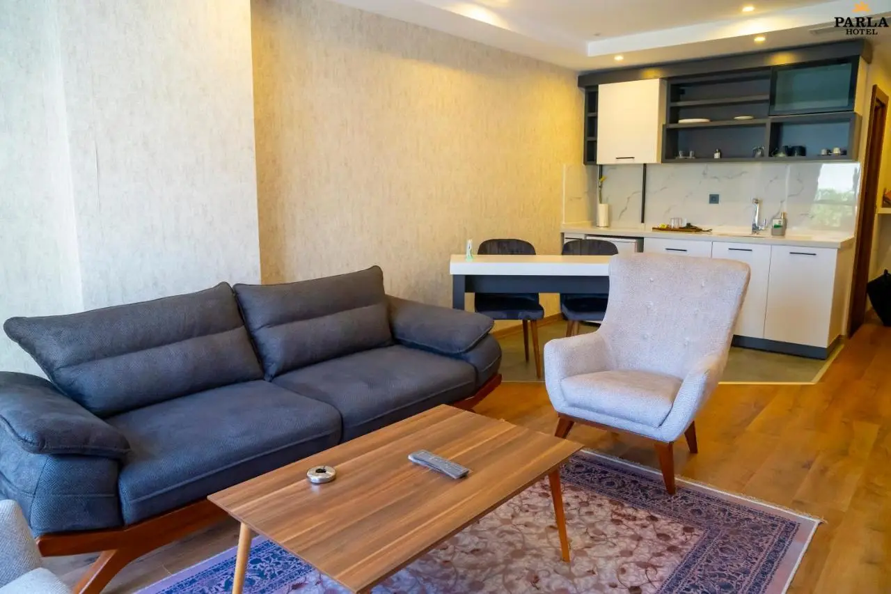 Parla Suite Hotel