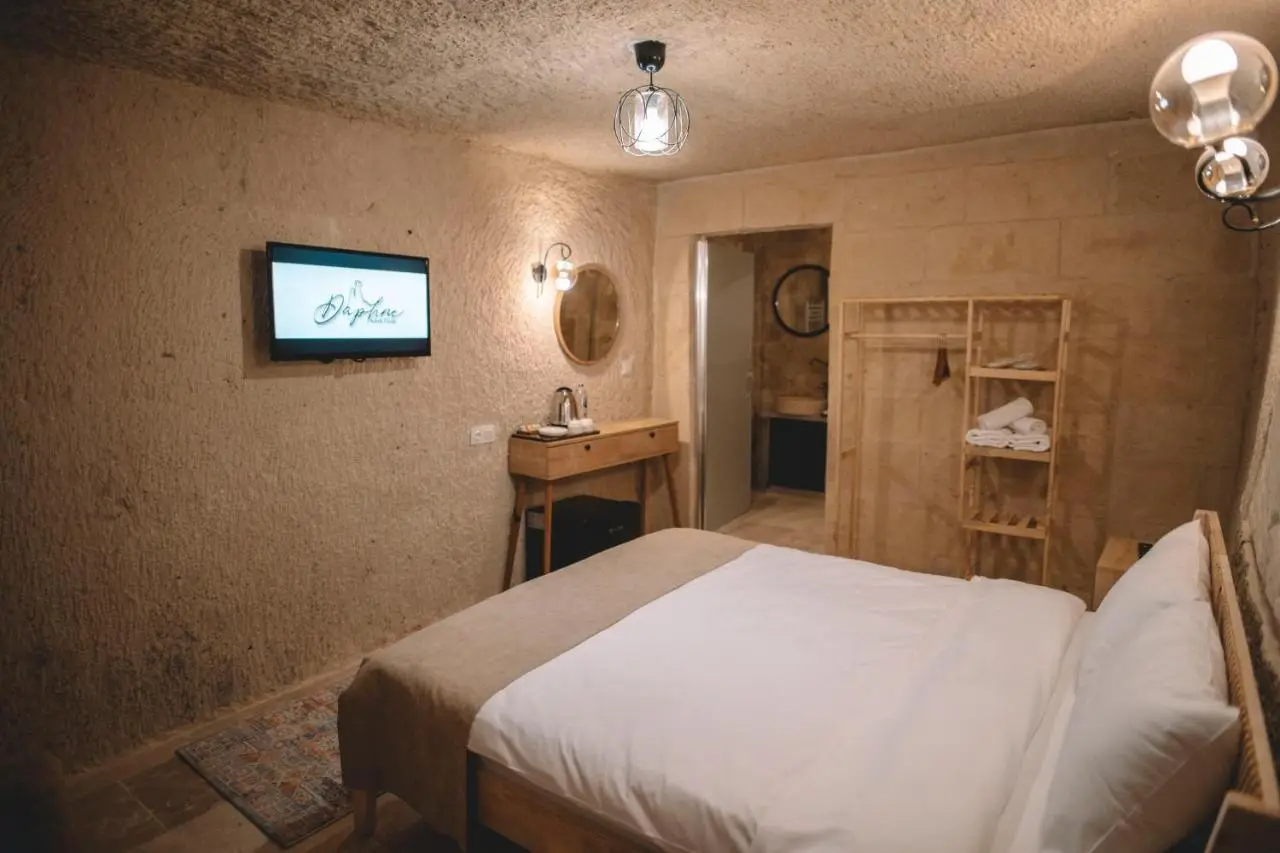 DAPHNE CAVE HOTEL