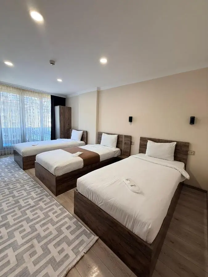 Rena Grand Residence & Suit