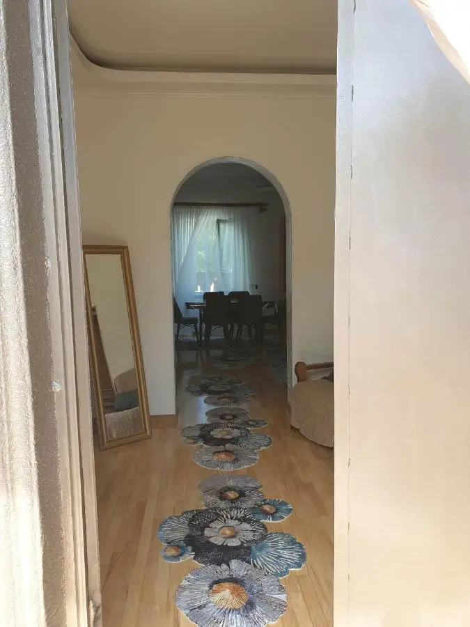 Nino's apartment-Isolated floor for rent