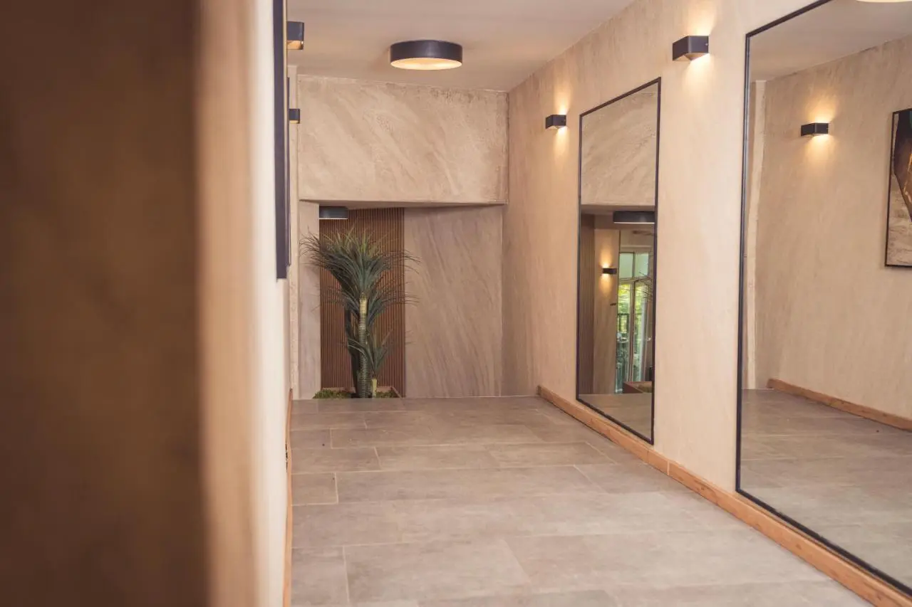 Hotel Tazz - River Front Oasis Collection