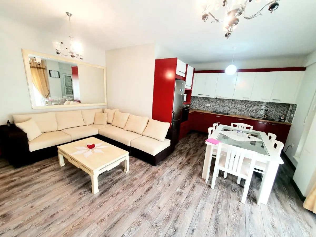 Apartament me qera Lungomare Vlore Mari