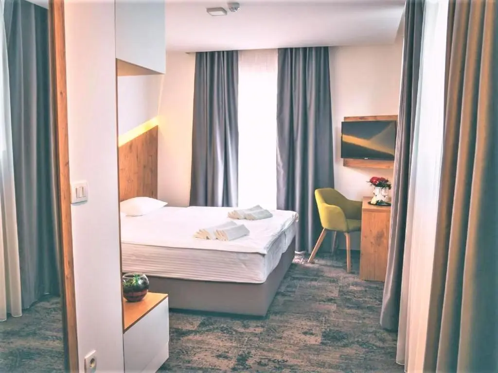 Orange Hotel
