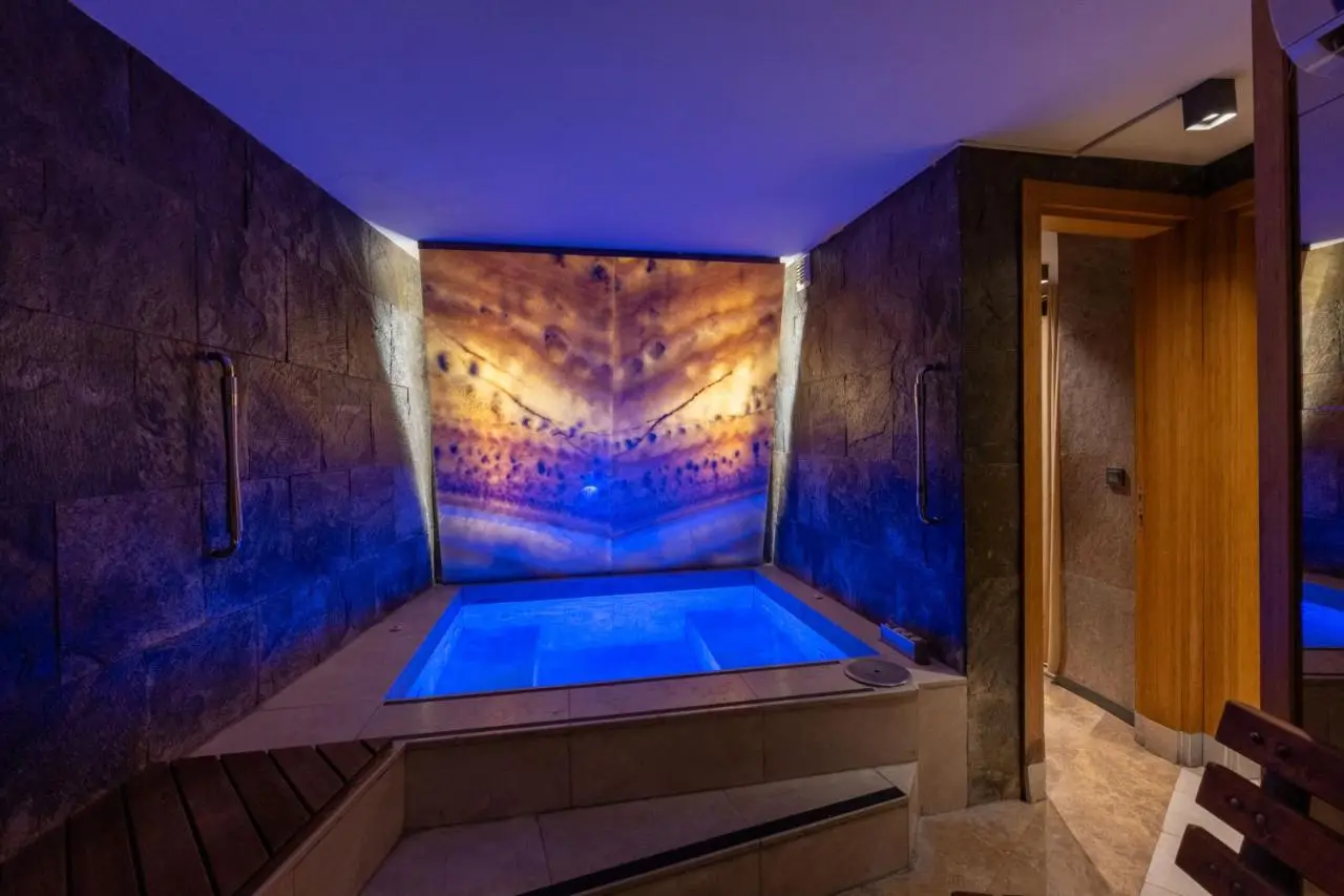 Tulip City Hotel & SPA