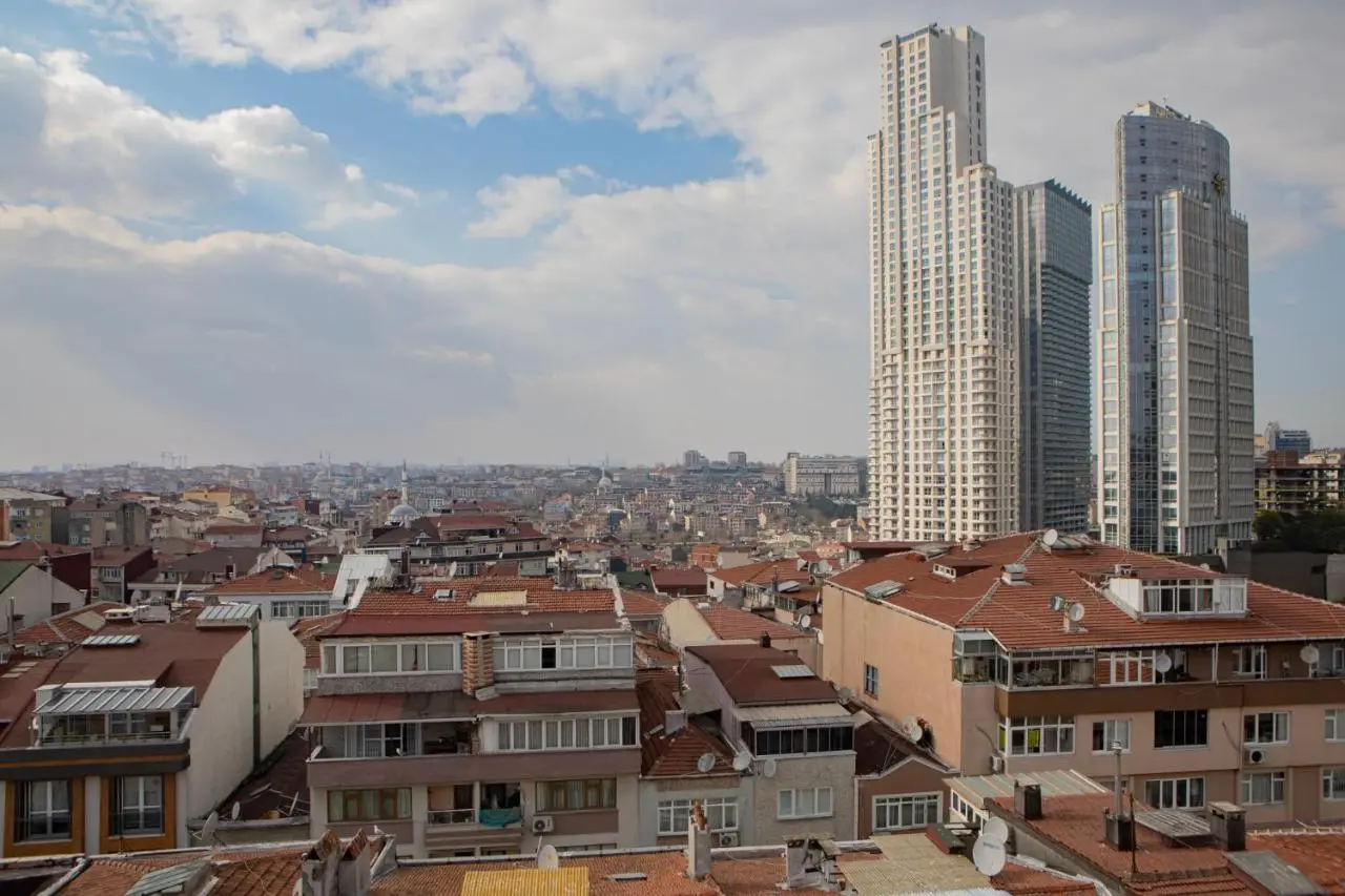 Hexa Suites Hotel