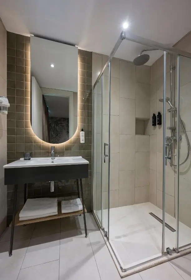 Upsuites Hotel