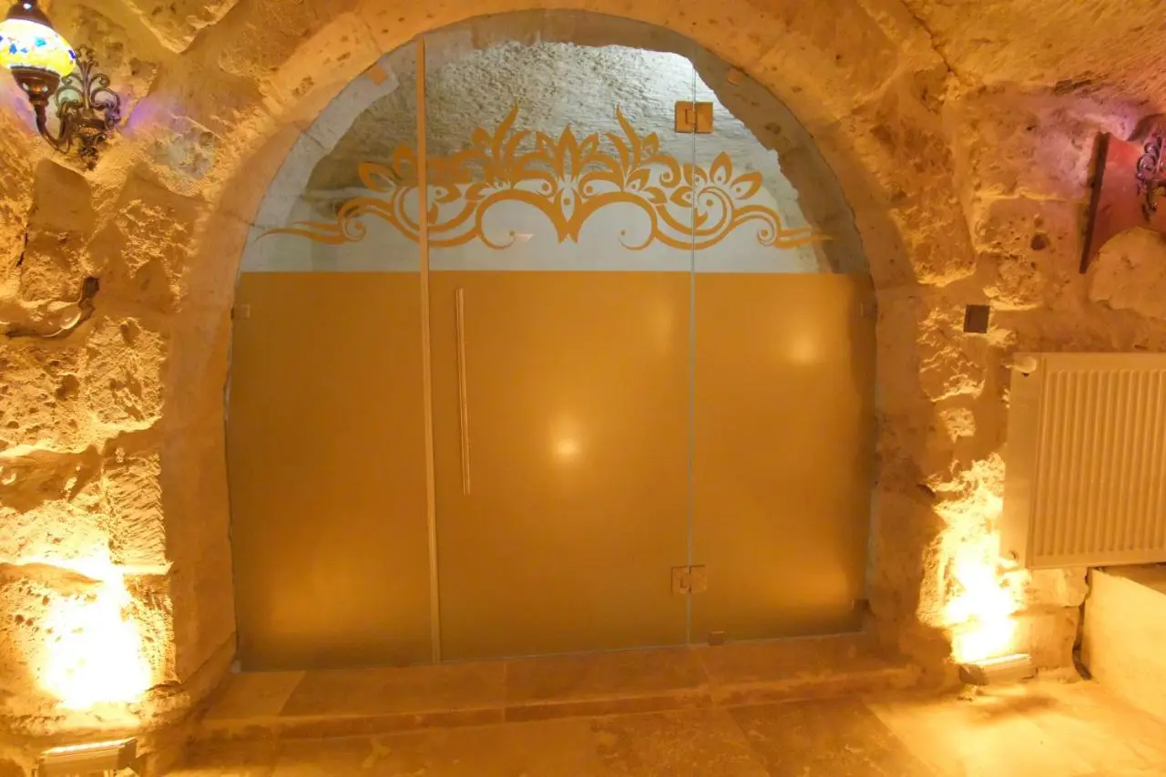 Euphoria Cave House