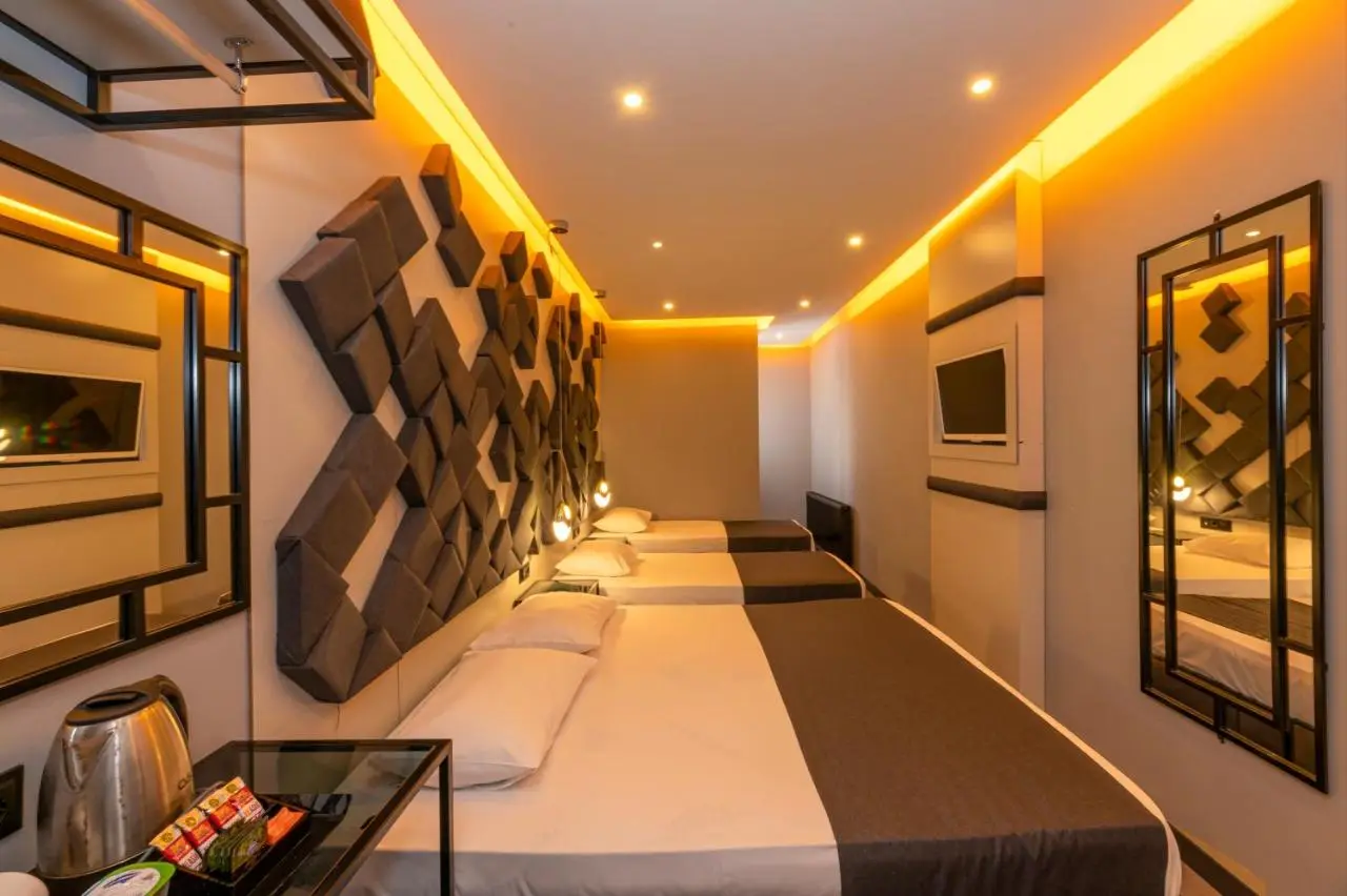 White Palace Hotel