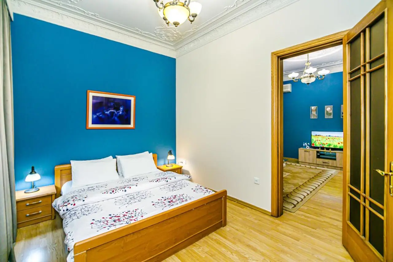 Tranquil Green Corner One Bedroom
