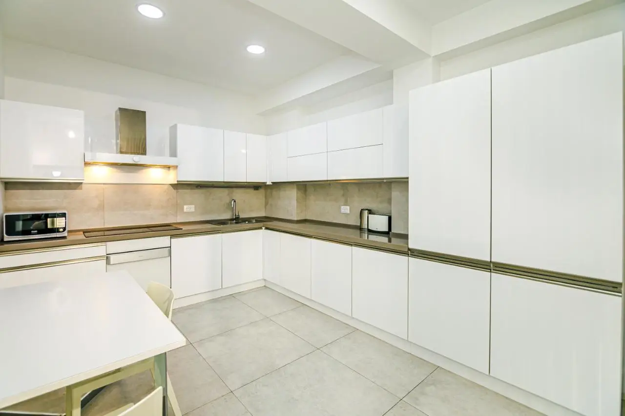 LUXURY SKY Apartment MEGAFUN Residance