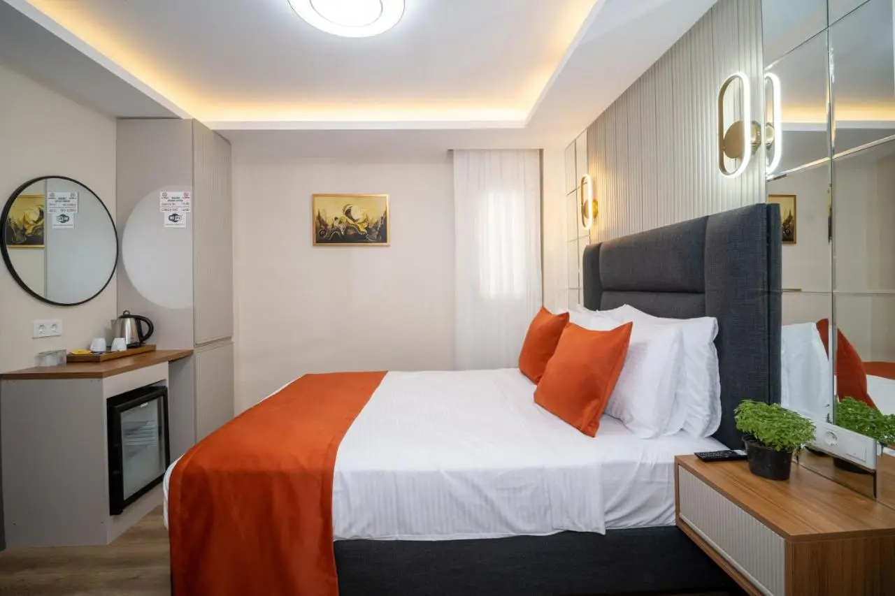 Robin Hotel