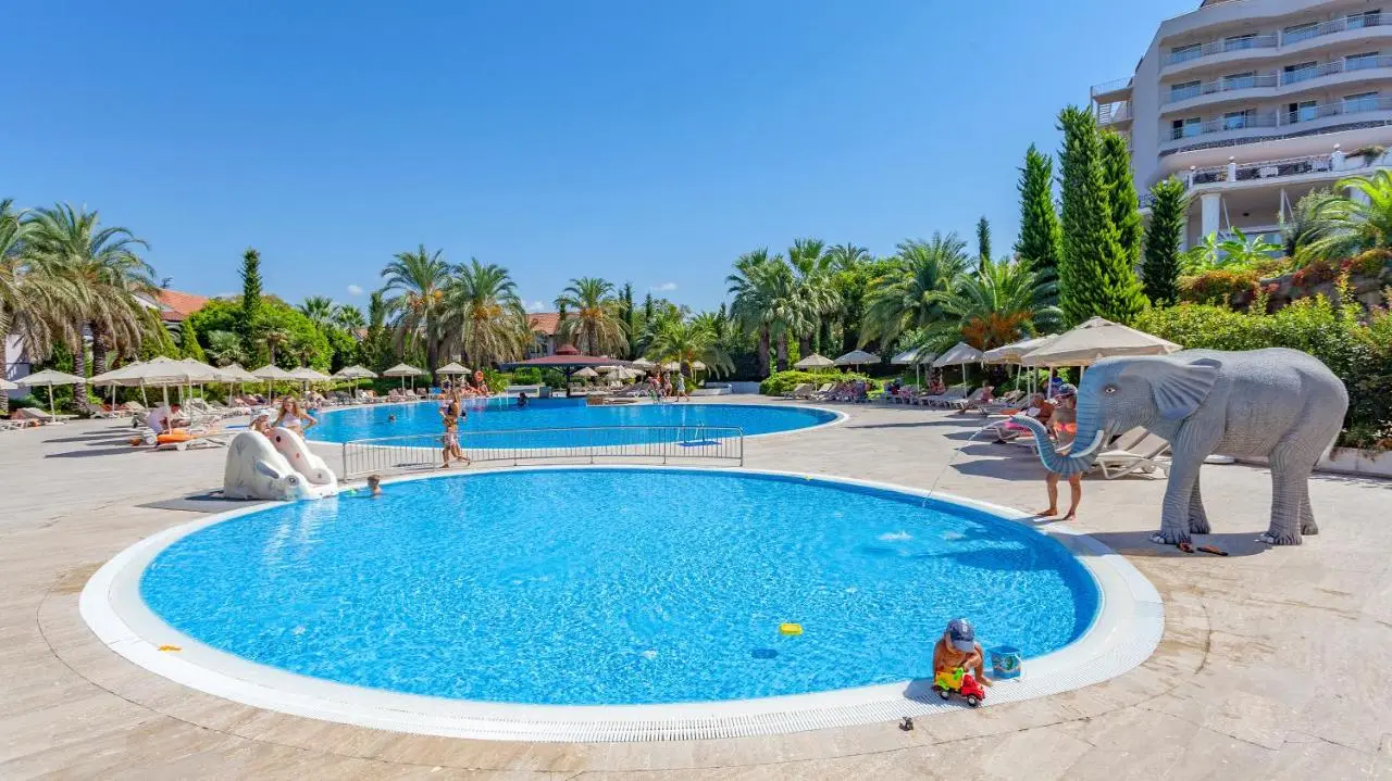 Starlight Resort Hotel