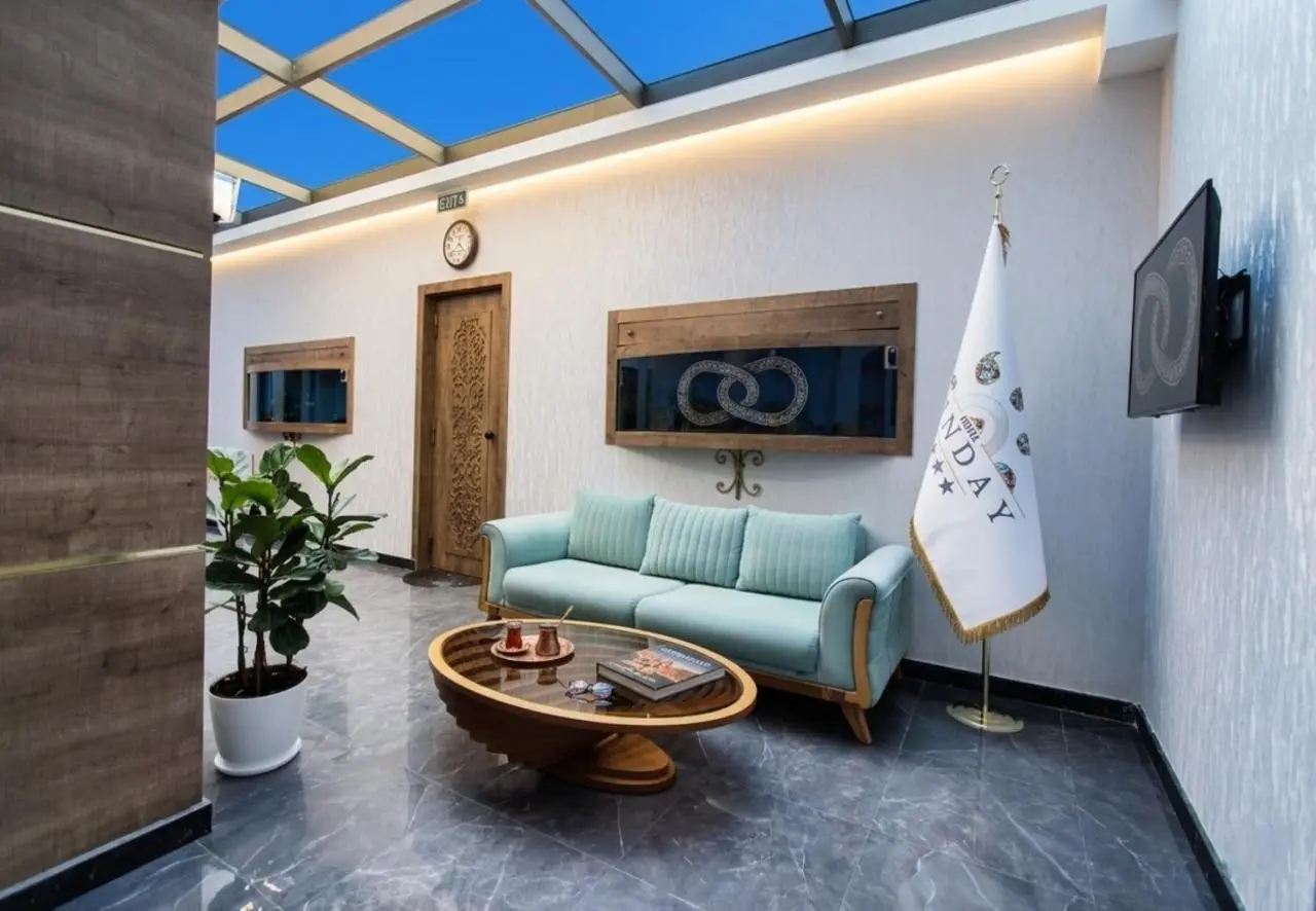 Sunday Luxury Hotel