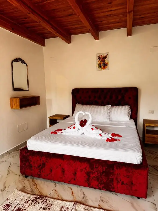 Thethi Paradise Hotel & Restaurant