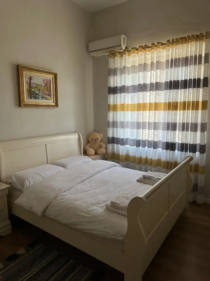 Kelly's Cozy Hideaway - Central Tirana