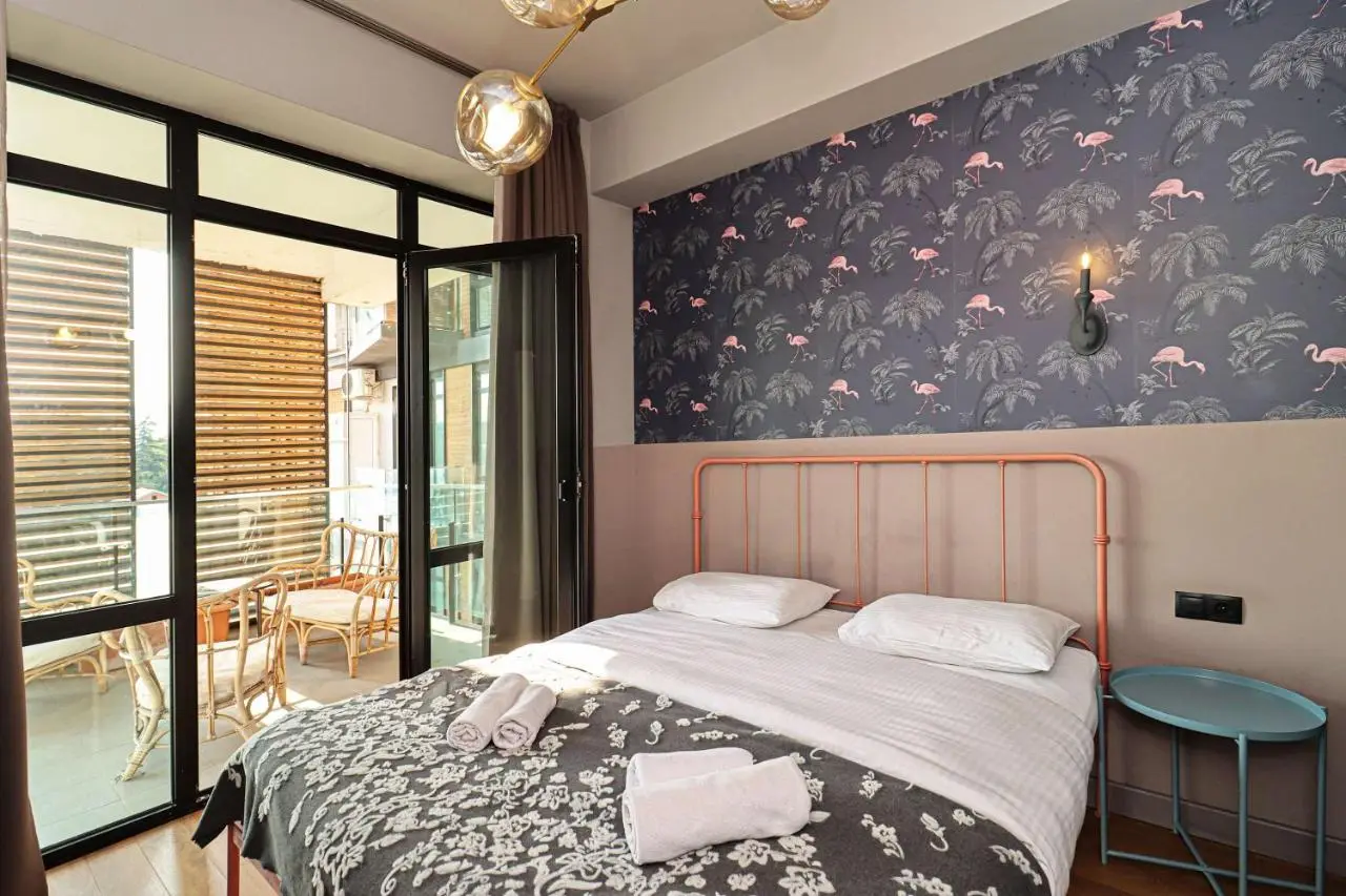 Wehost Apartment - On-site Pool & Gym - Not Included