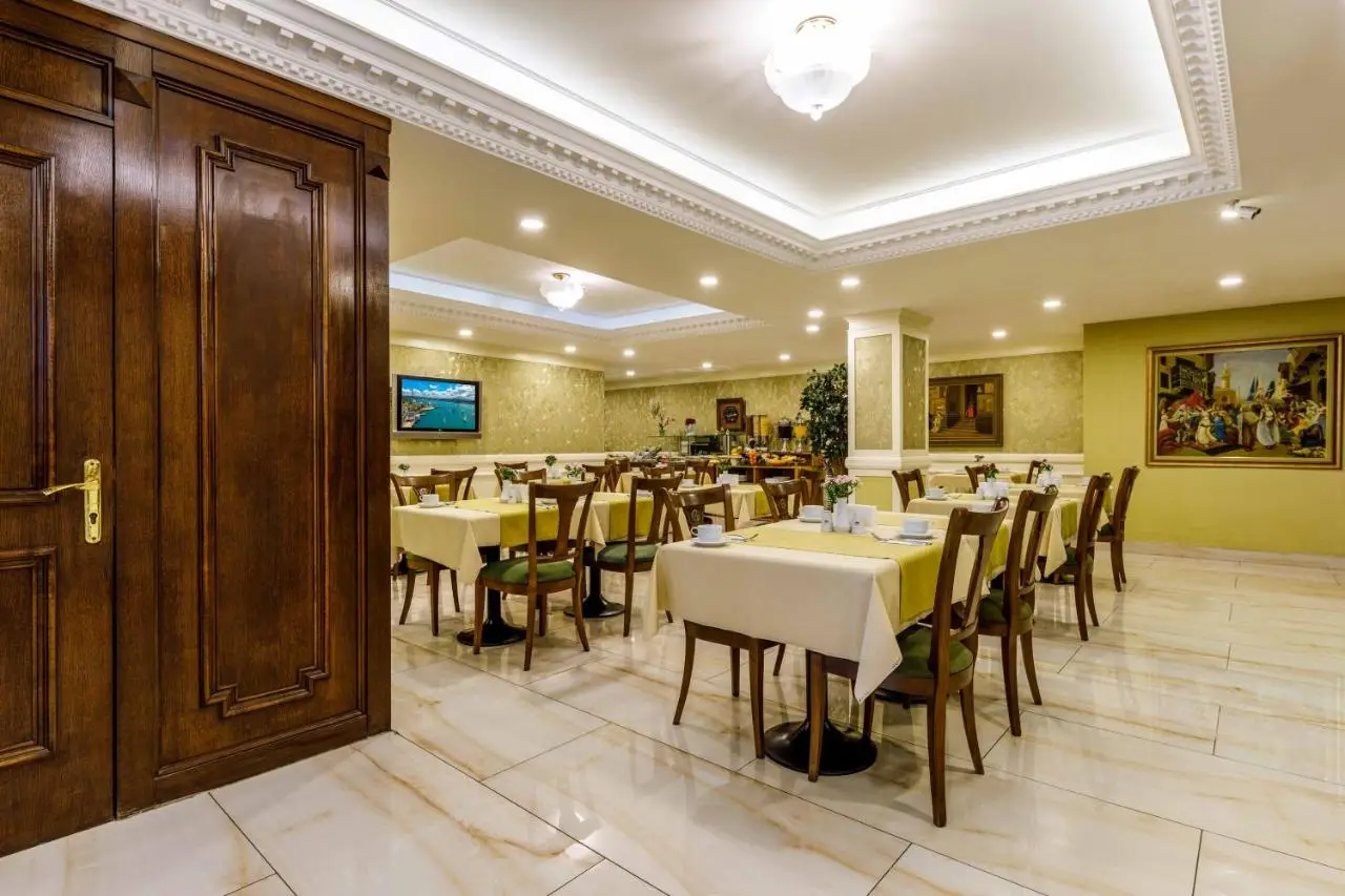 Golden Crown Hotel