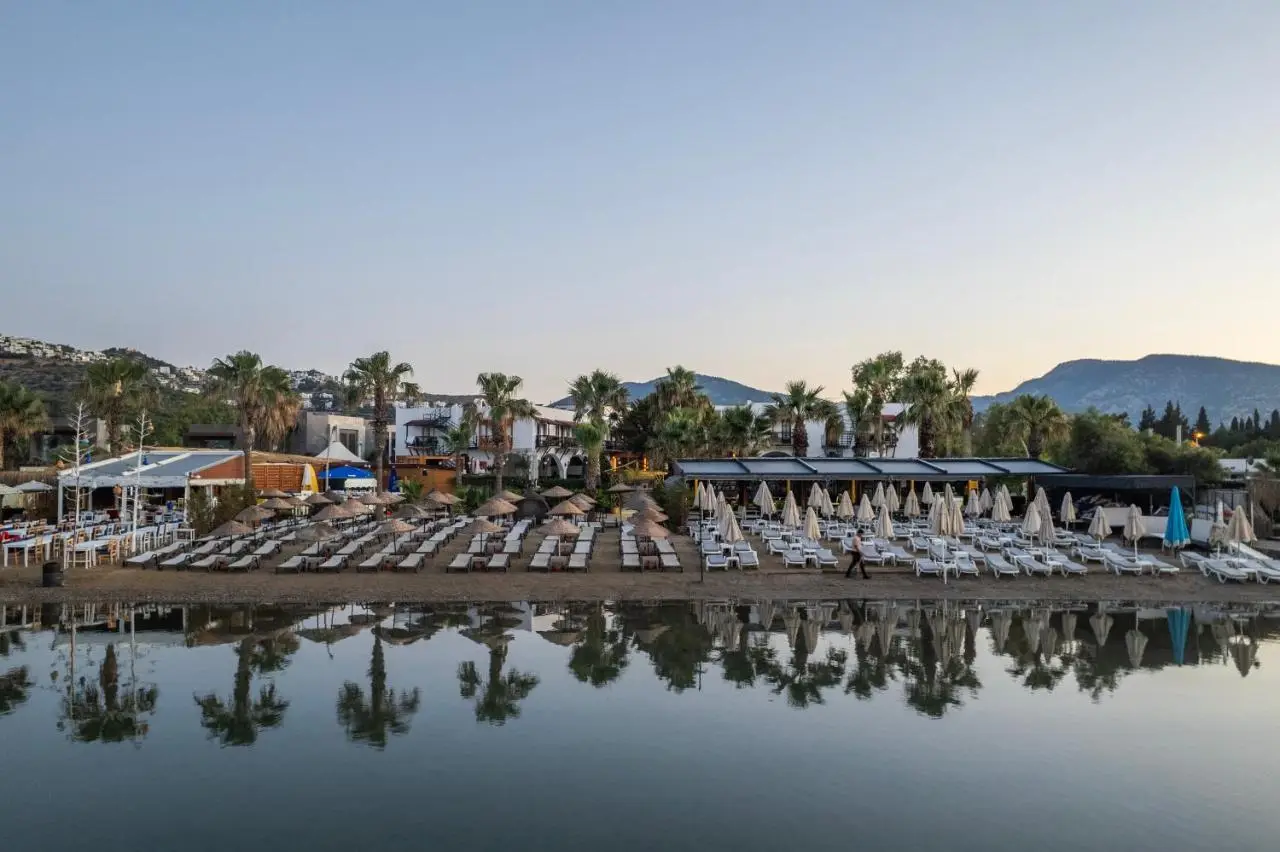Costa Bitezhan Beach Hotel