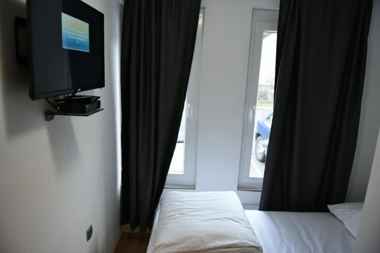 Motel Alibi