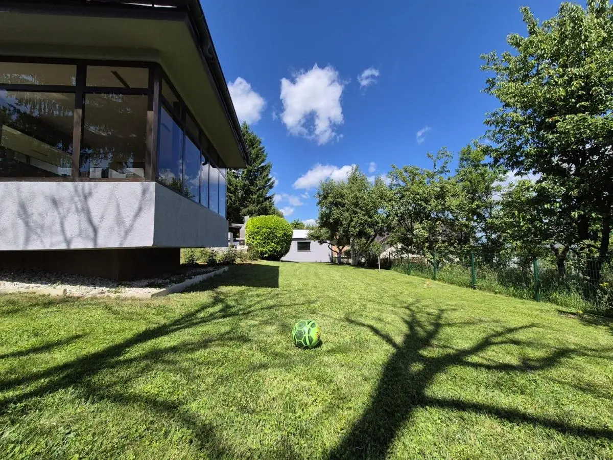 EmUm family cottage