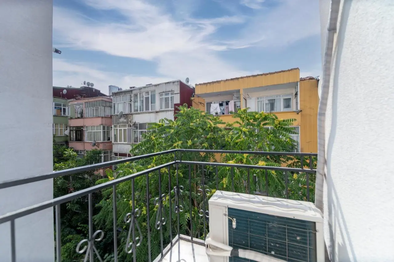 Hexa Suites Hotel