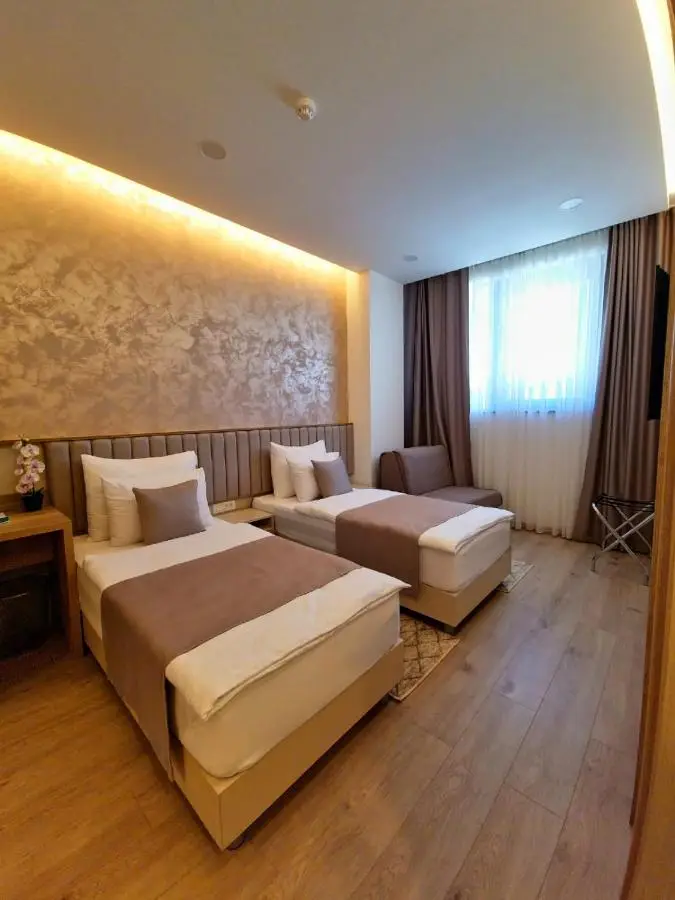 Hotel Emerald