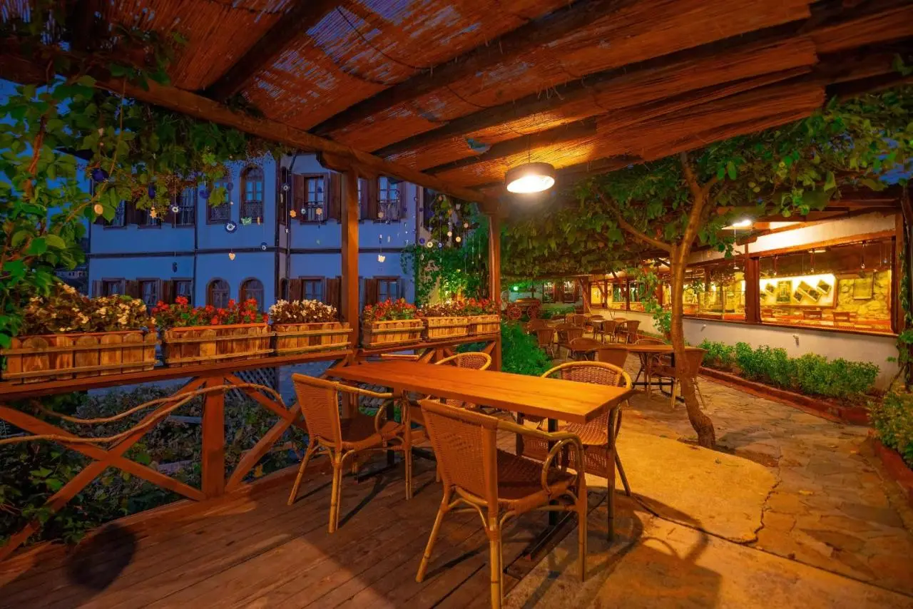 Cesmeli Konak Corner