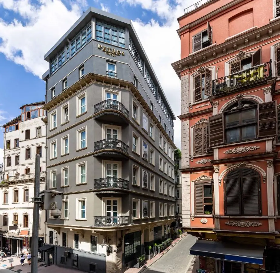 Petros Hotel
