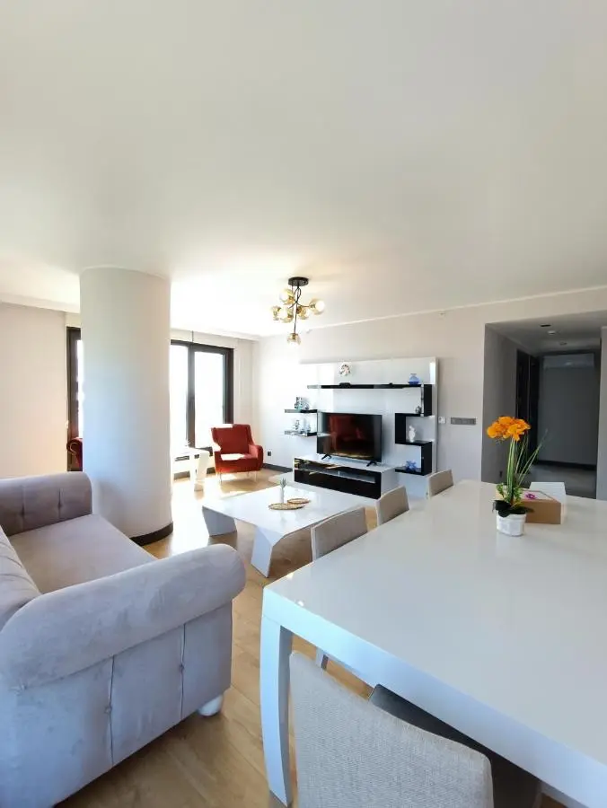 Luxury Fully Equipped 3BR 2BA Apartment by Siena Suites
