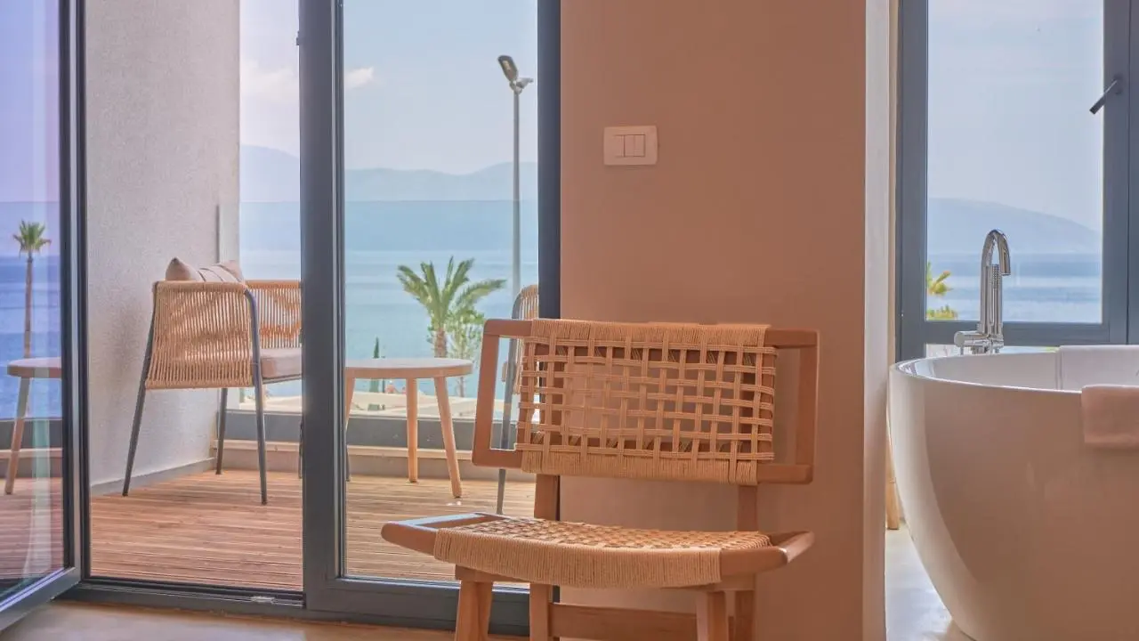 Azar Luxury Suites