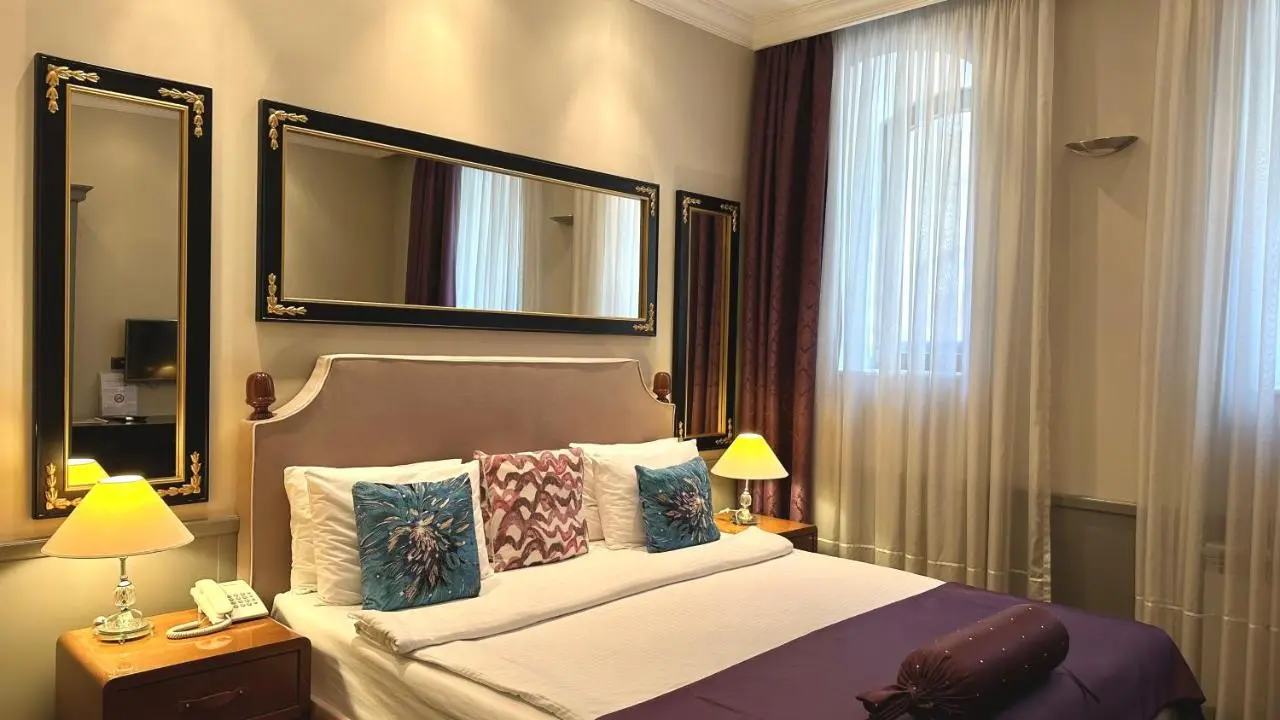 Seven Rooms Boutique Hotel