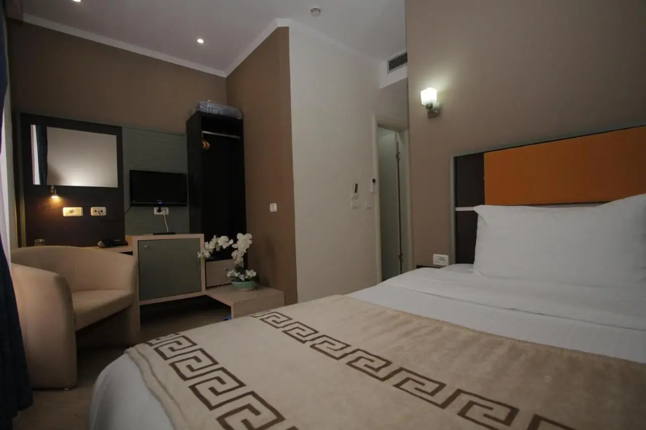 Capital Tirana Hotel Bruçi
