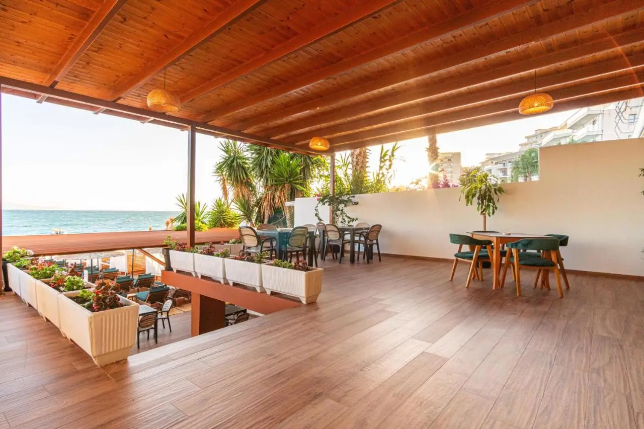 Vila e Bardhe Butique Hotel
