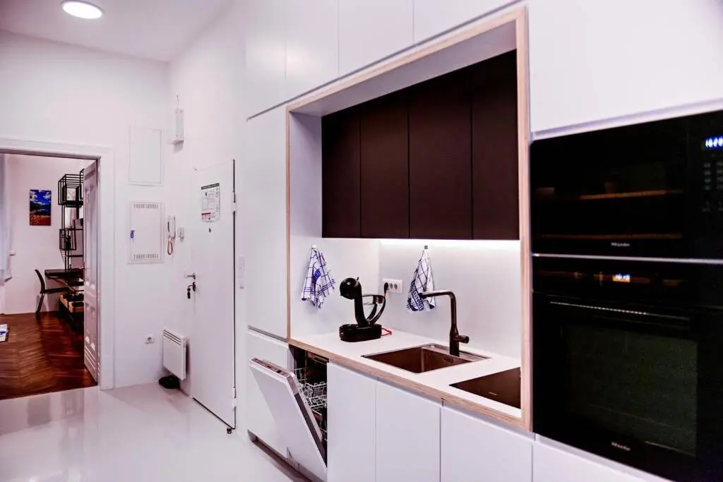 Modern & Comfortable Apartment in the City Center