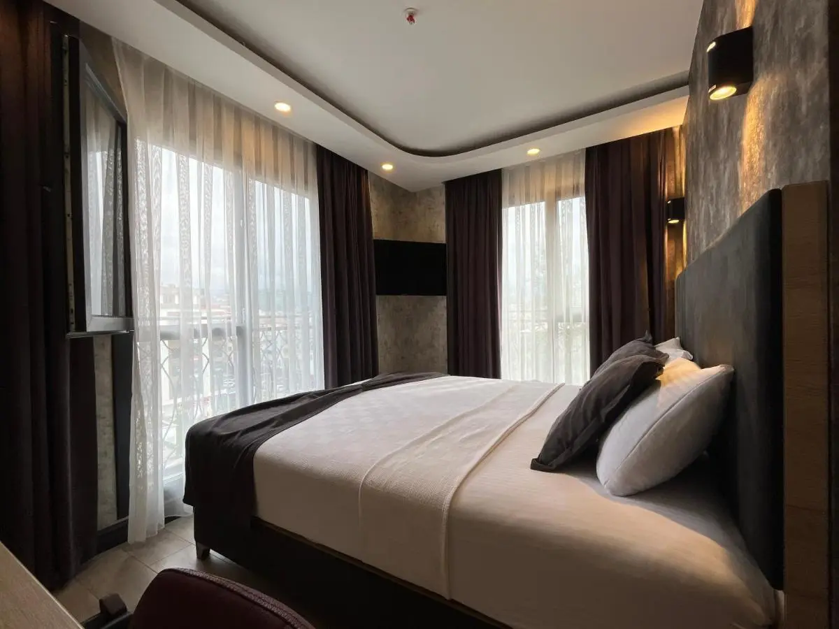 Avni Bey Otel
