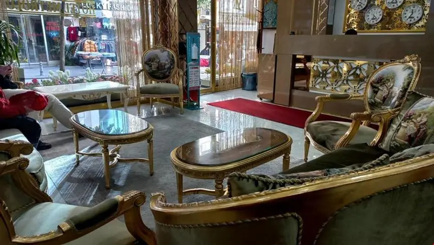 Metrolux Hotel