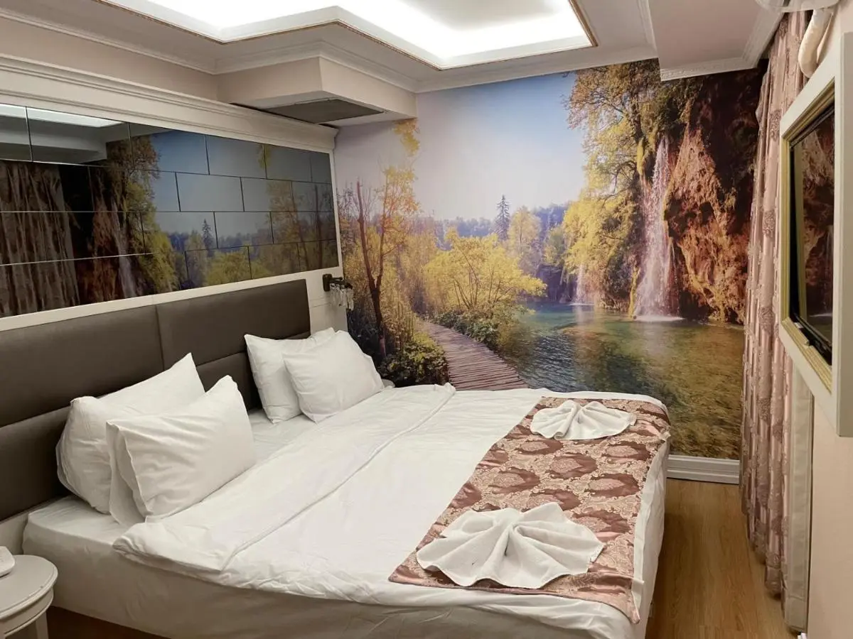 Grand Naki Hotel