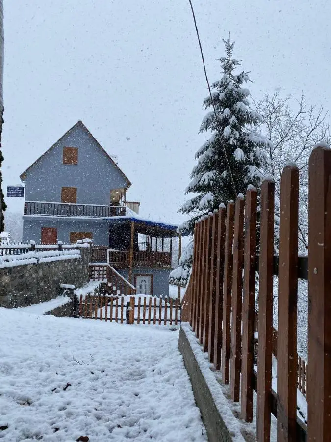 Guesthouse Kroni I Micanit