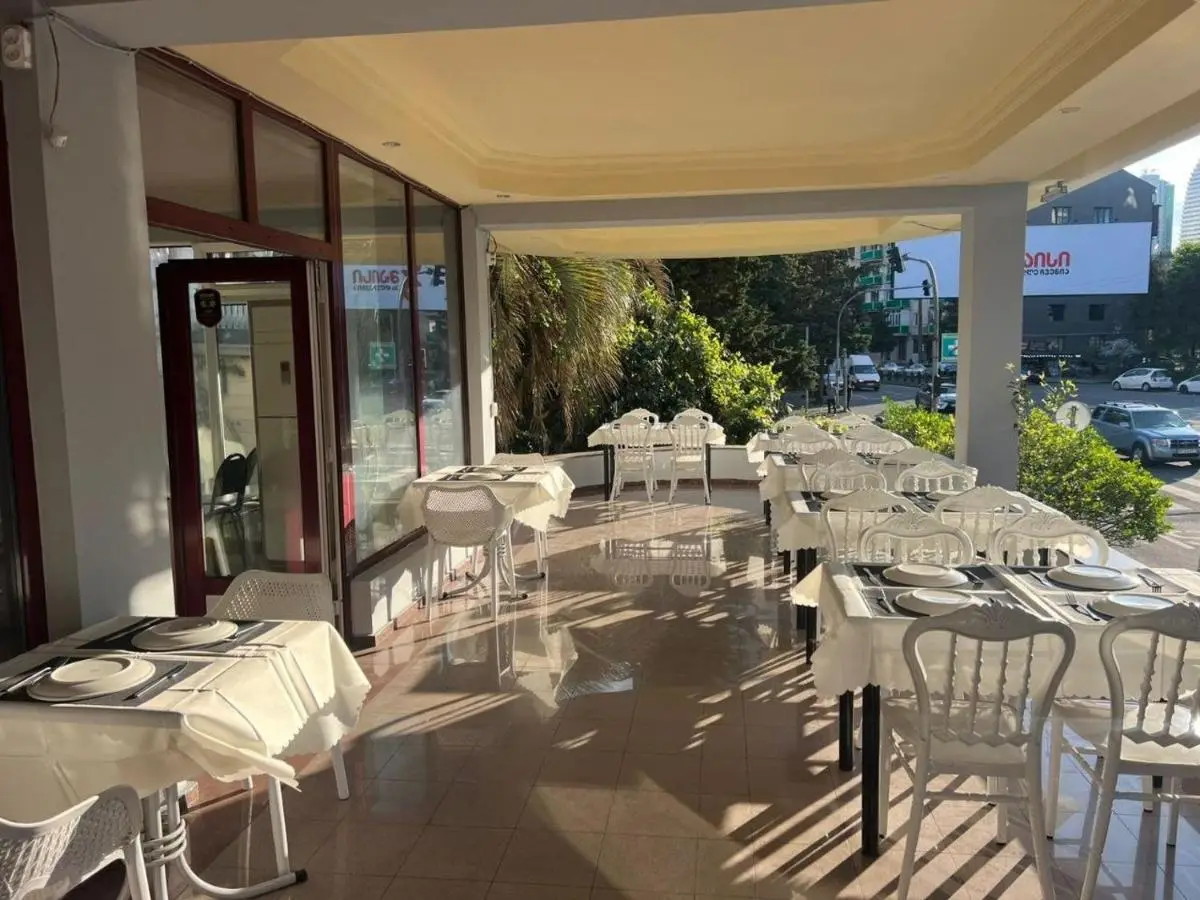 HOTEL L - Bakuri