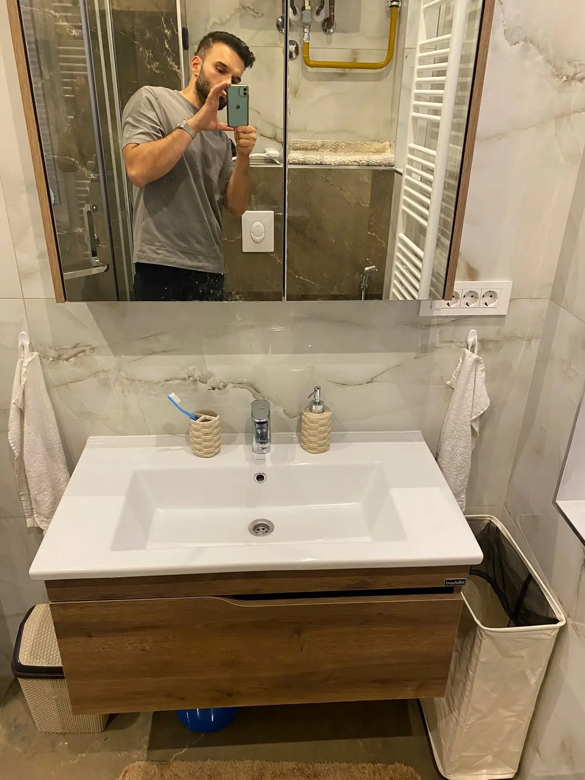 3 Room High Standard Apartment 80 qm Center