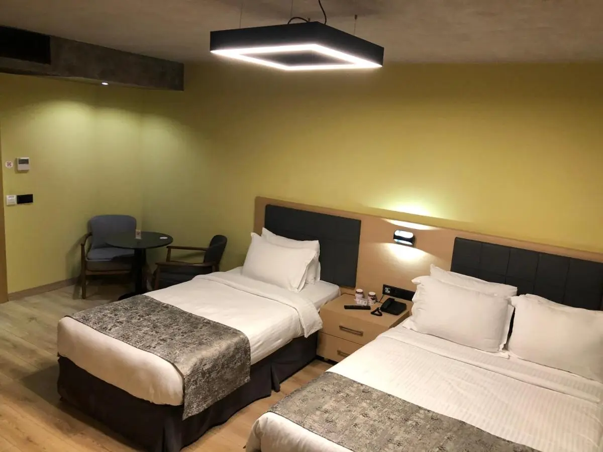 Red Stone Hotel