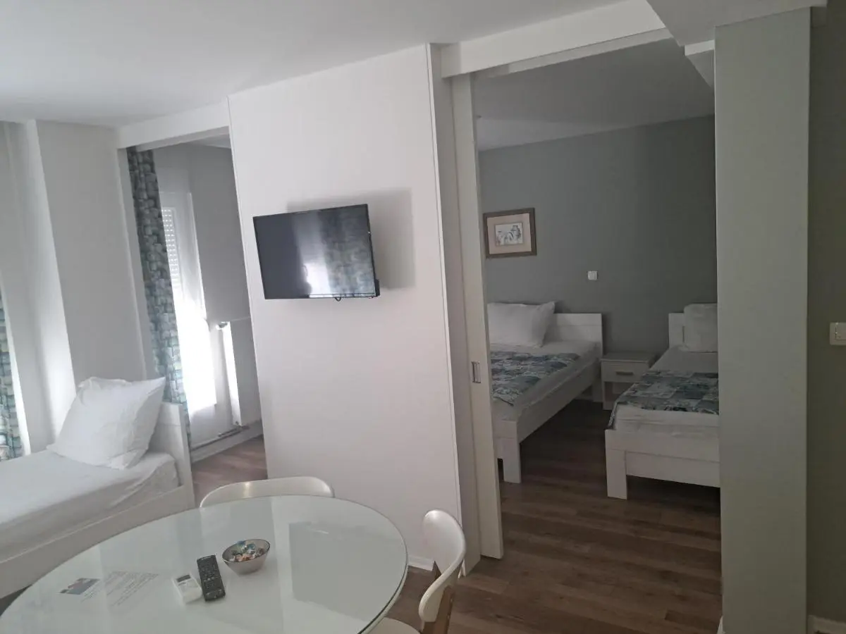 Villa Flower with Free Onsite Parking