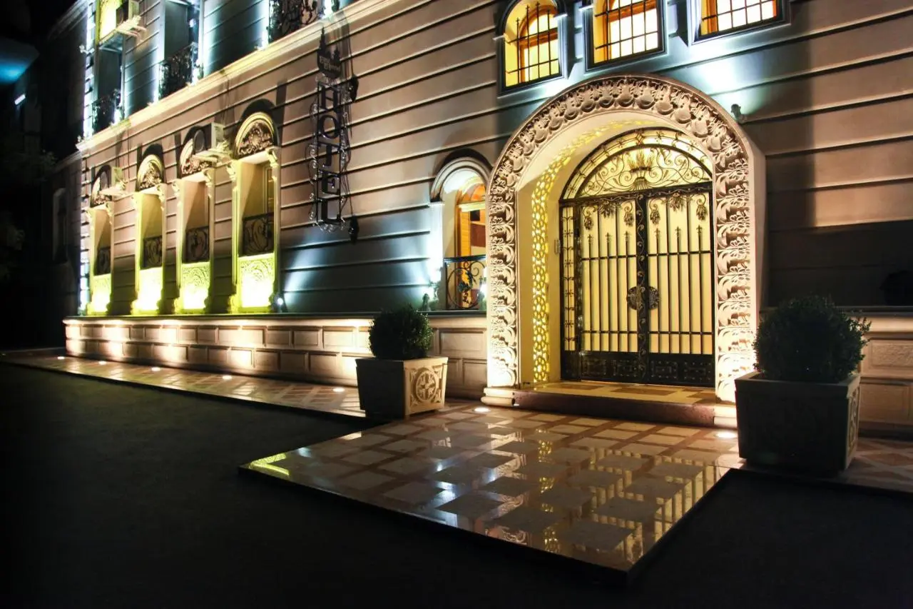 East Legend Hotel