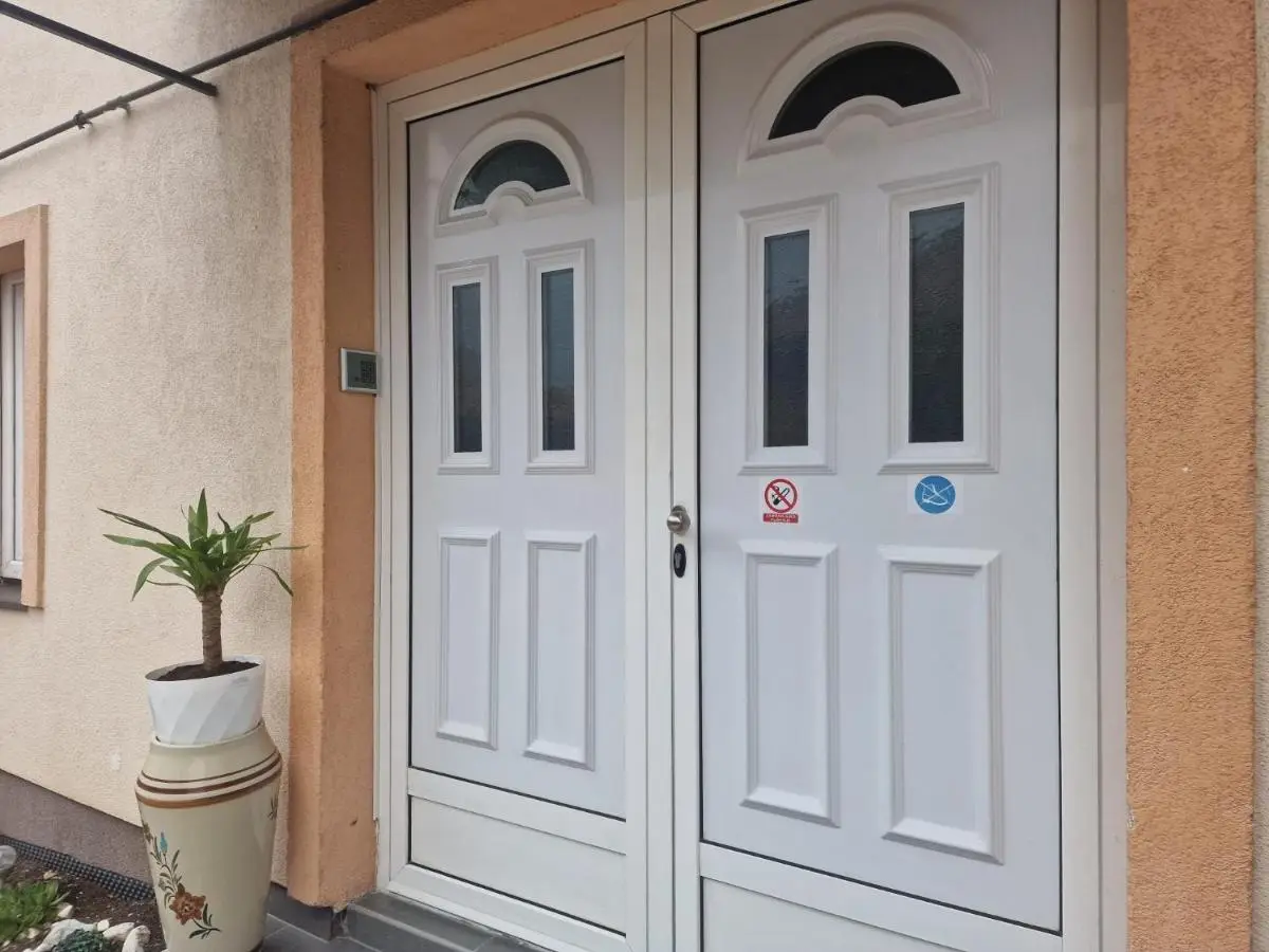 Apartment Irma free parking old town near Bascarsija