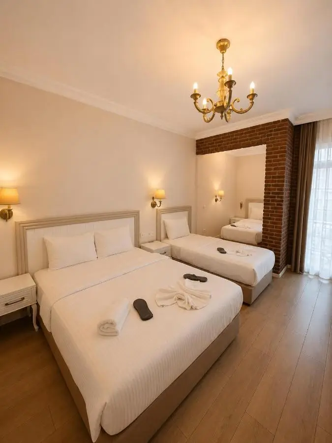 Royal Garden Suite and Hotel