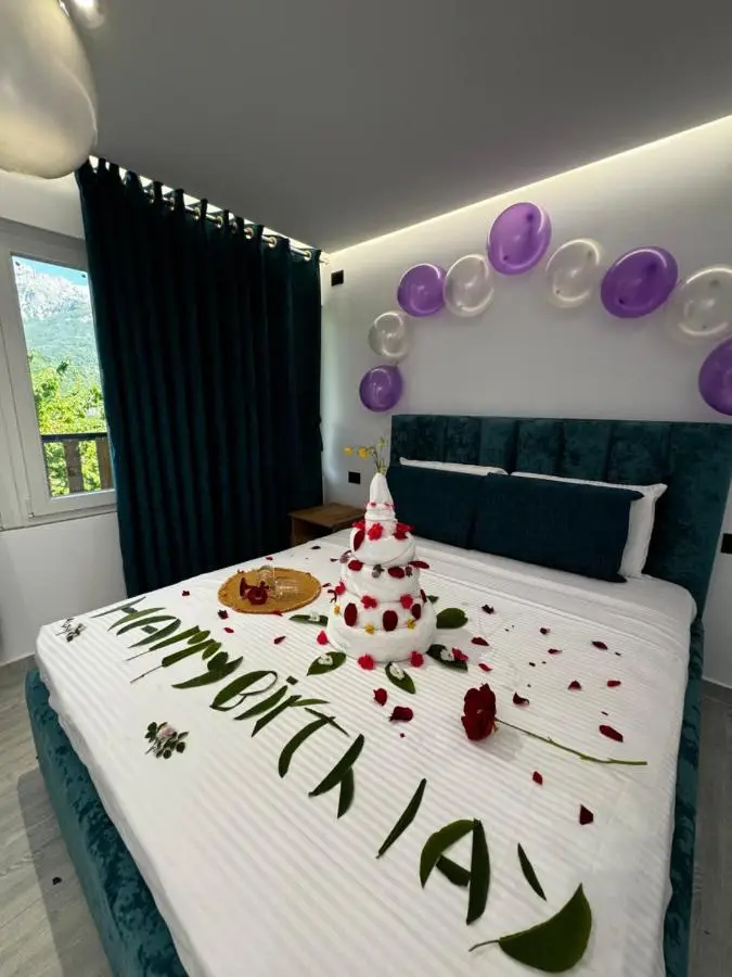 Thethi Paradise Hotel & Restaurant