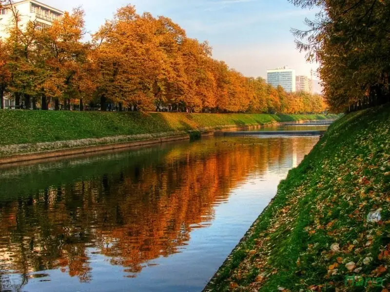 Riverside near Center - Free Parking - Balcony