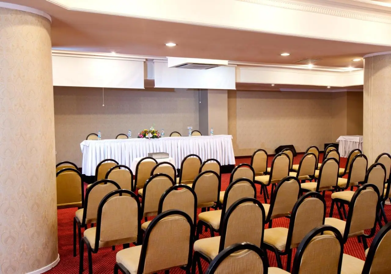 Grand Halic Goldenhorn